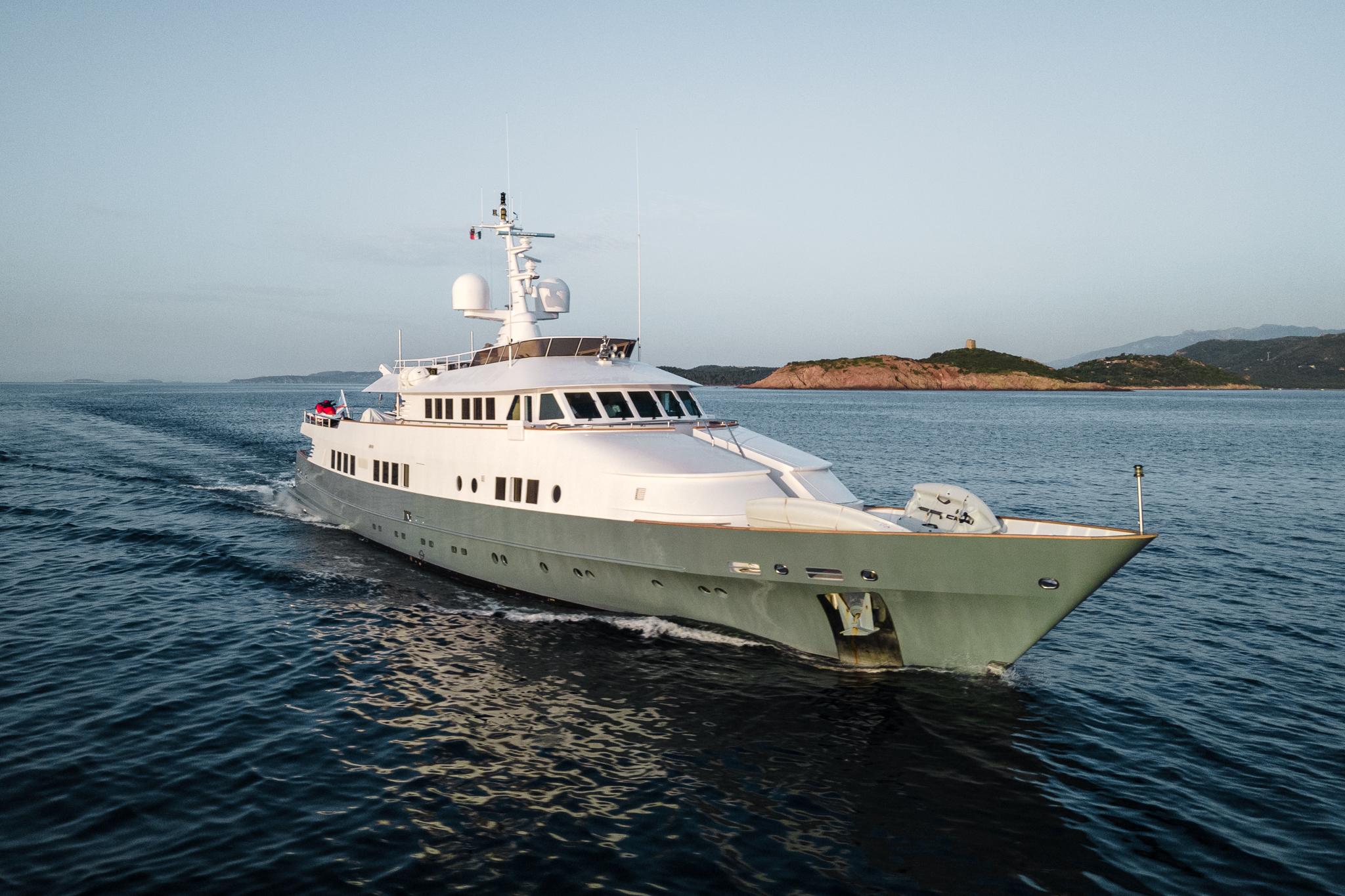 berzinc yacht for sale 147 camper & nicholsons yachts toulon, france denison yacht sales
