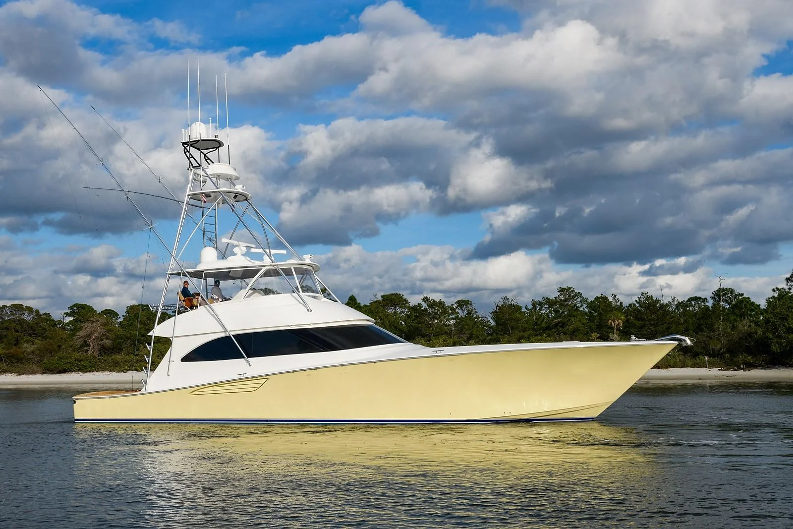 Hooked Up Viking 2015 Convertible 70 Yacht For Sale In Us