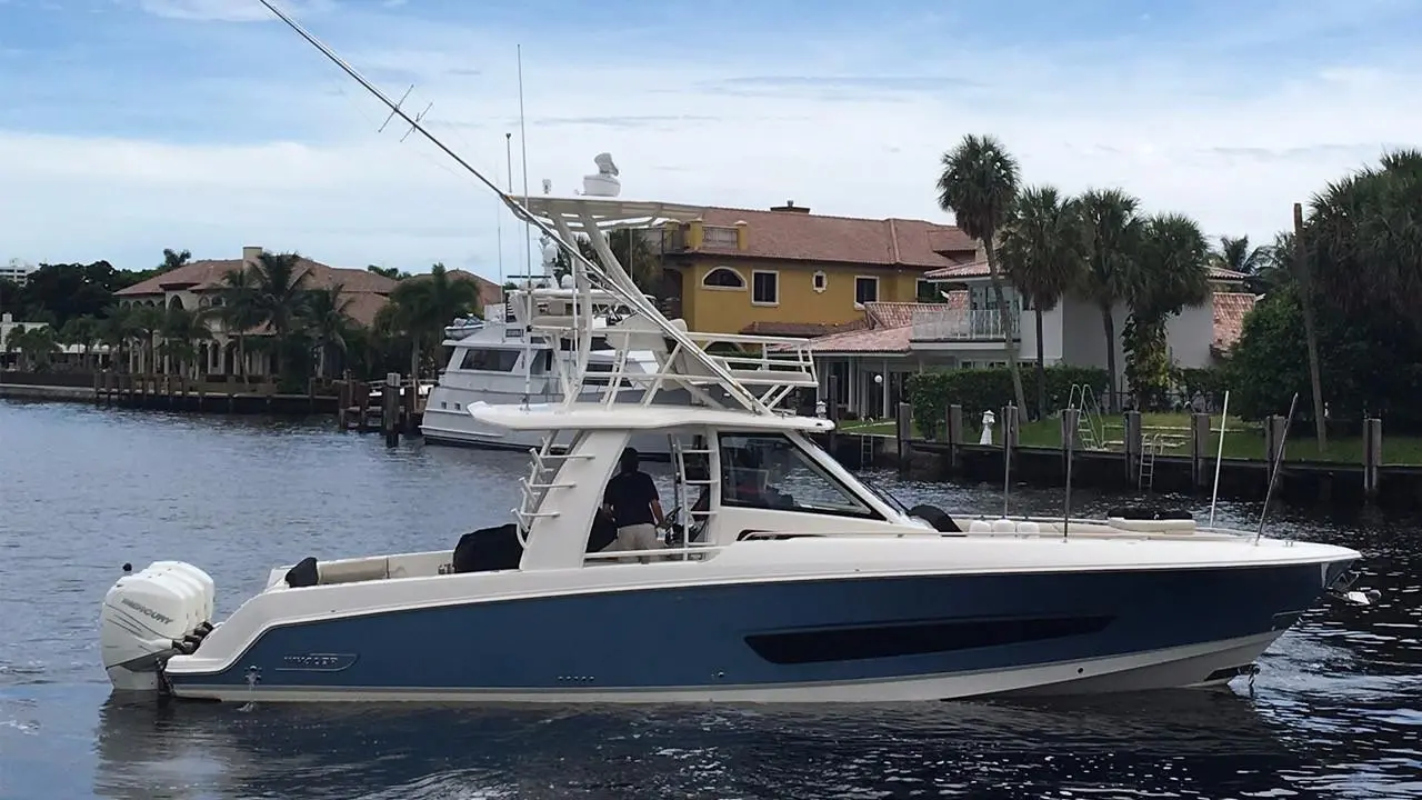 Lena Maria Boston Whaler 2017 420 Outrage 42 Yacht for Sale in Mexico