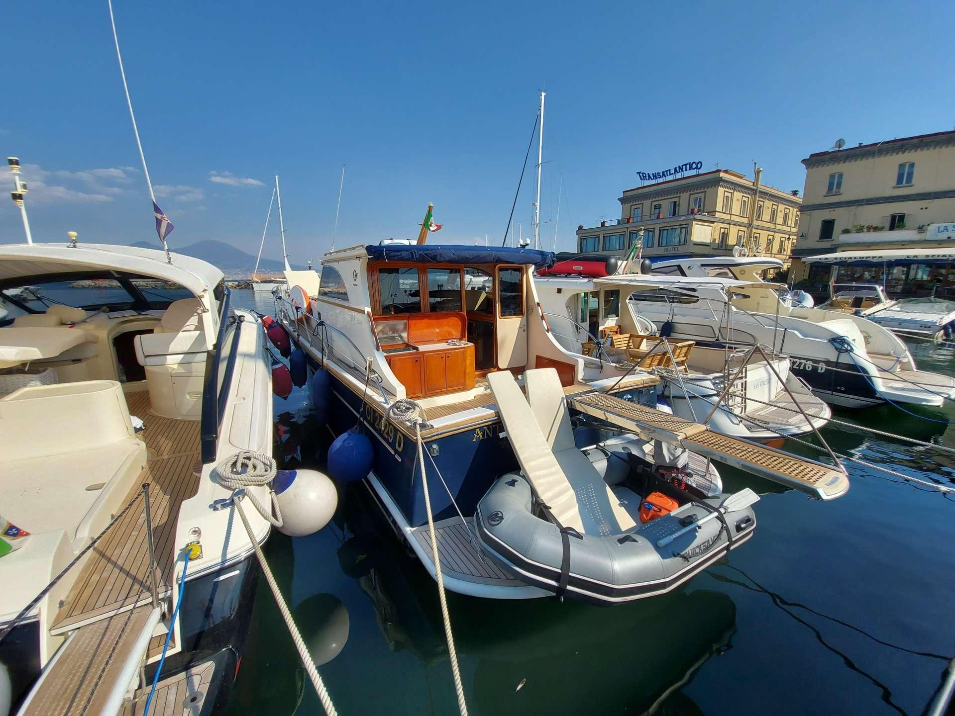 cantieri yacht napoli