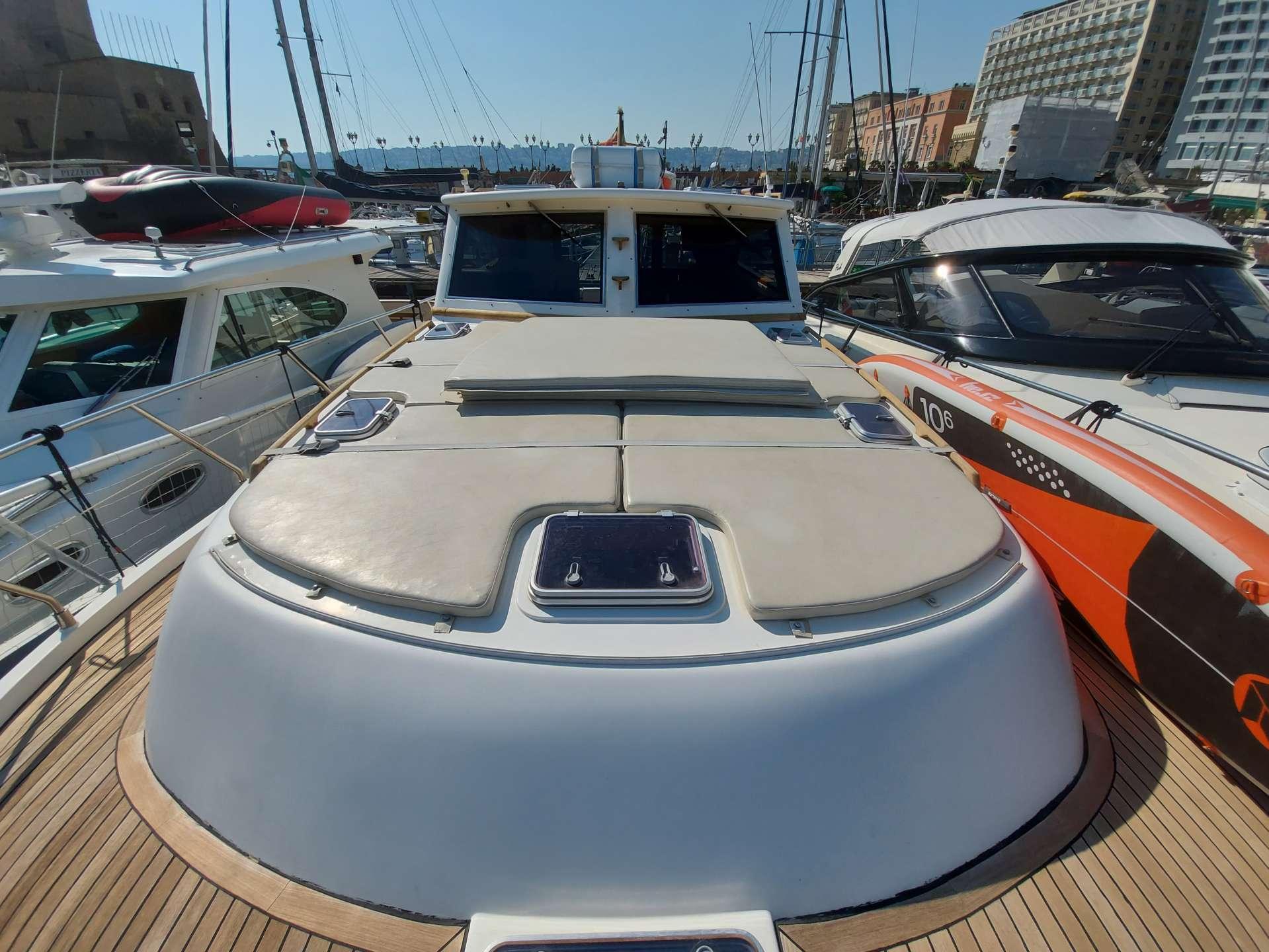 cantieri yacht napoli