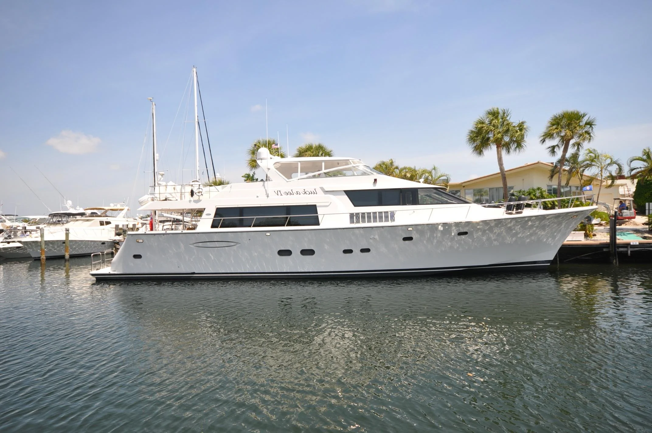 Luckalee IV Pacific Mariner 2007 Flushdeck My 85 Yacht for Sale in US