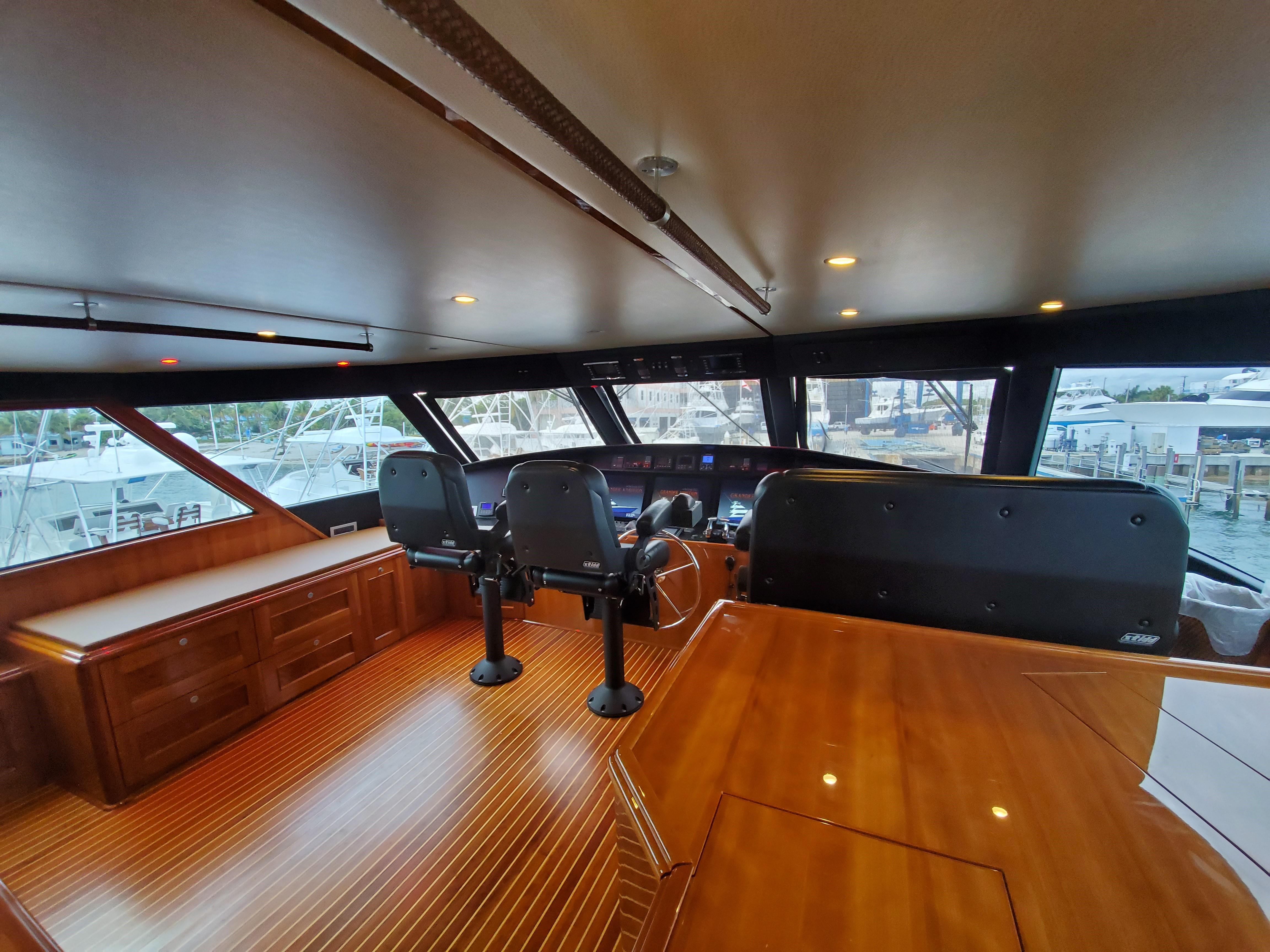 Grander Ambition Yacht Photos Pics 