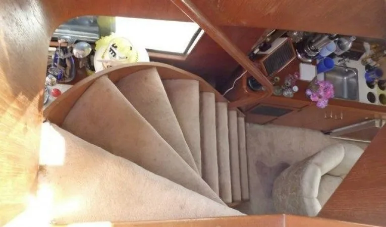 48 Ocean Staircase from Flybridge Salon to
