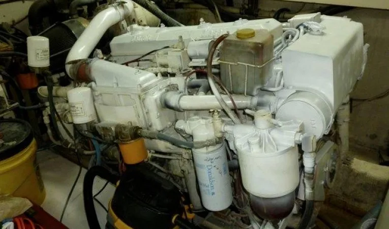 48 Ocean Engine