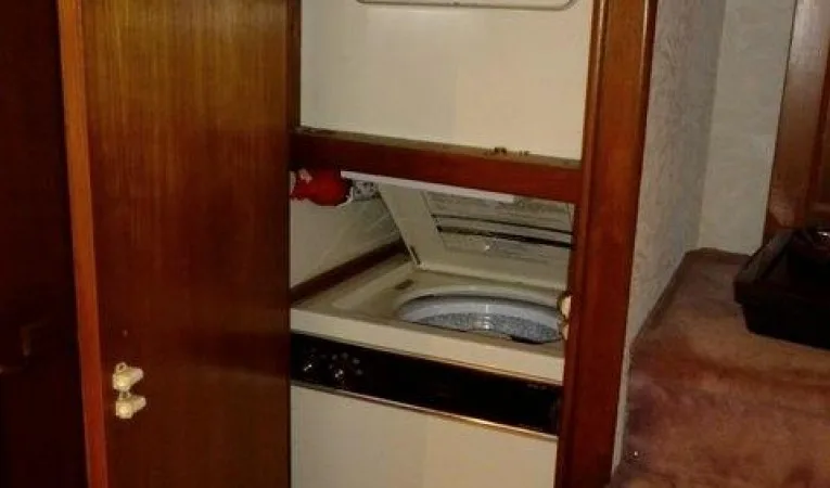 48 Ocean Washer/Dryer in Port S/R