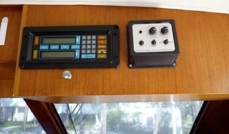 48 Ocean Mounted Electronics