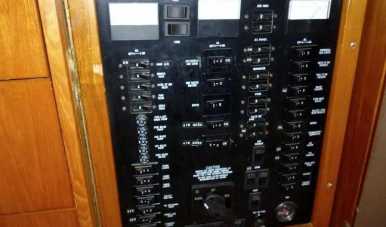 48 Ocean Distribution Panel