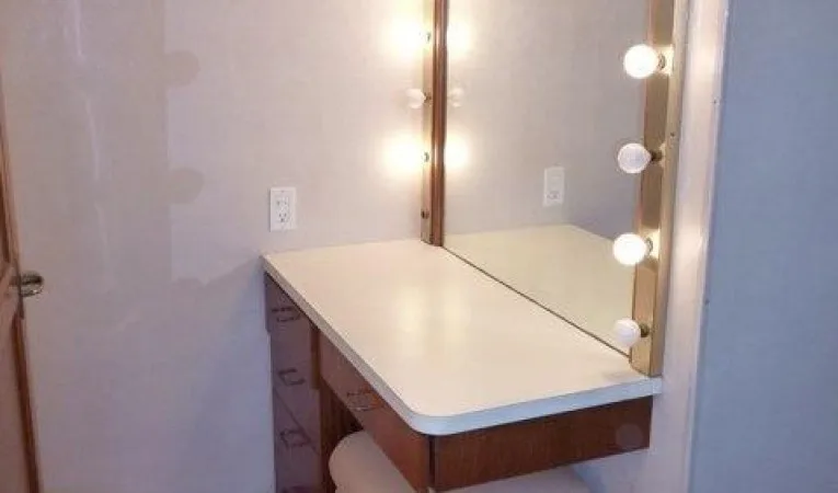 48 Ocean Master S/R Lighted Vanity