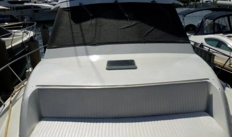 48 Ocean Foredeck Seating