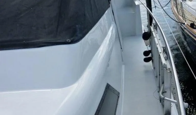 48 Ocean Port Side Deck - Bow access