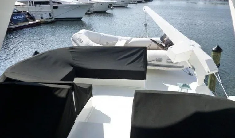 48 Ocean Flybridge - looking aft