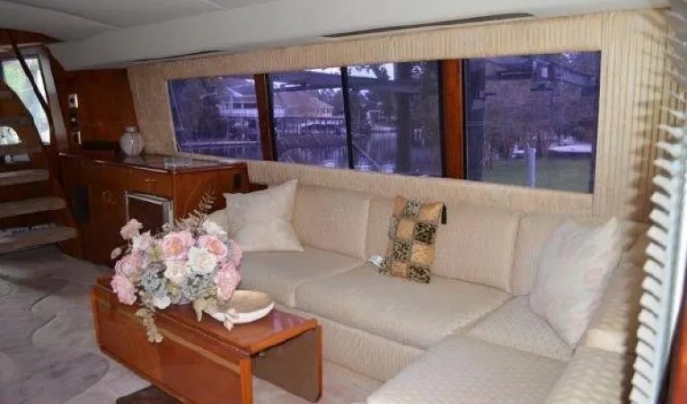 48 Ocean Salon - Starboard Aft