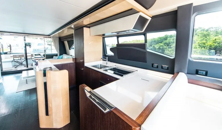 72 Azimut Galley