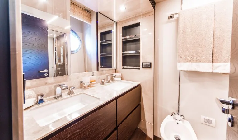 72 Azimut Master Bathroom