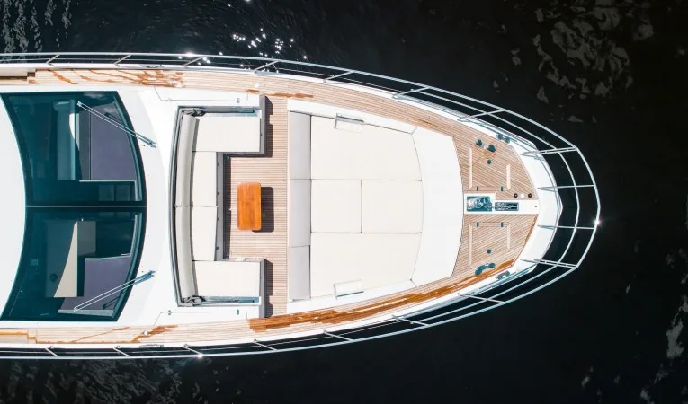 72 Azimut 