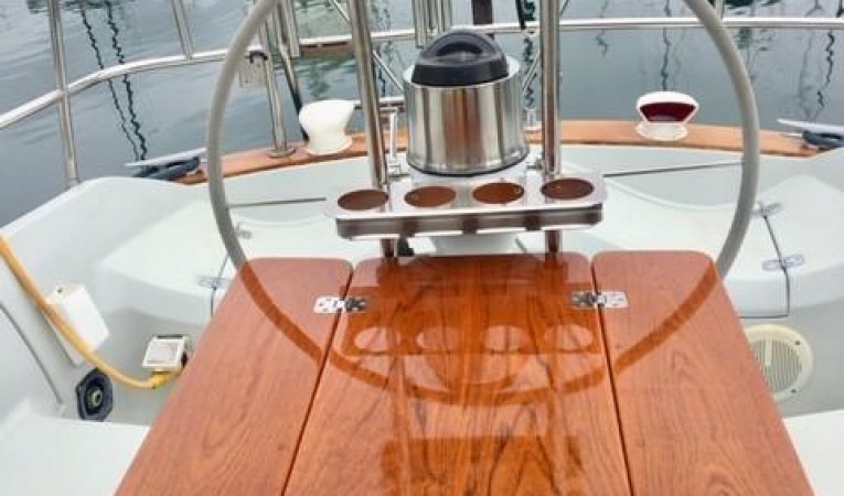 38 Ericson Cockpit table