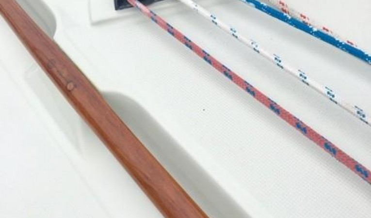 38 Ericson Lines lead aft