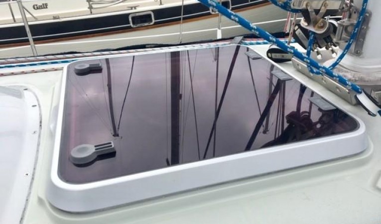 38 Ericson Newer hatch