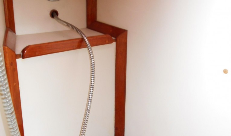 38 Ericson Stall Shower