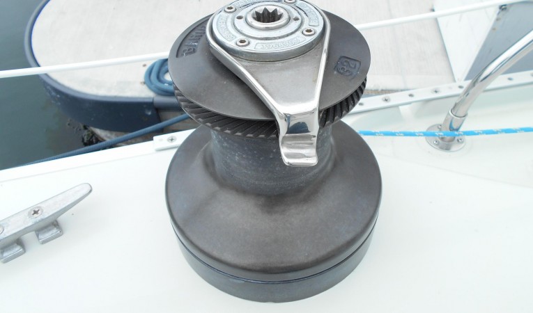 38 Ericson Self tailing winches