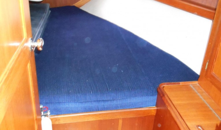 38 Ericson Aft stateroom