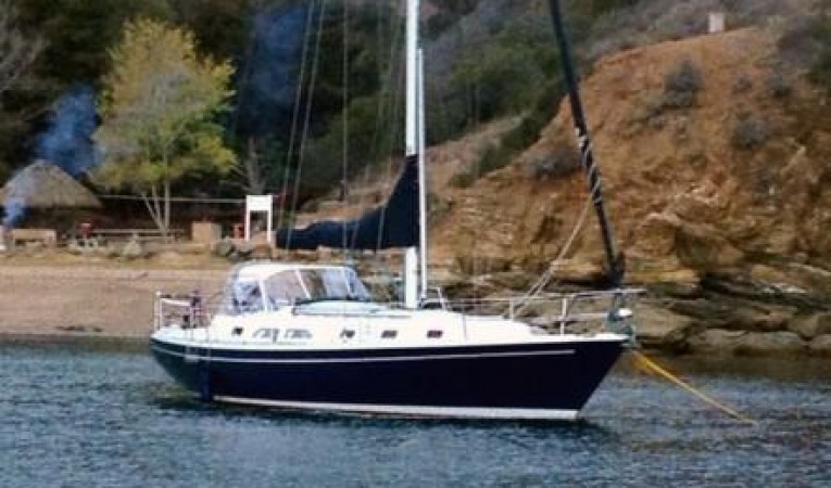 38 Ericson Running Free