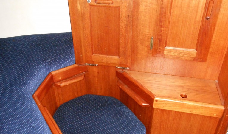 38 Ericson forward Stateroom starboard side