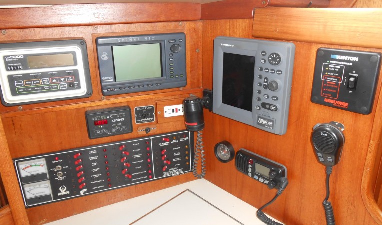 38 Ericson Navigation Station