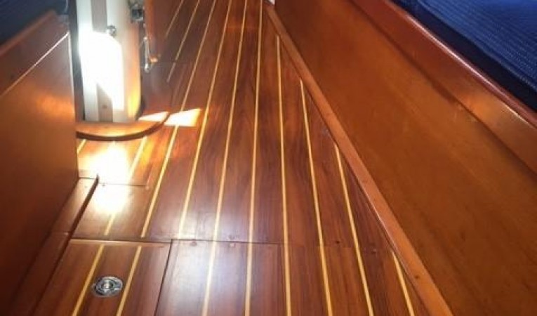 38 Ericson Teak and holly sole