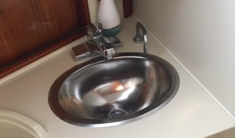 38 Ericson Head sink