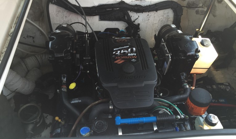 28 Rinker MerCruiser 350MPI Horizon