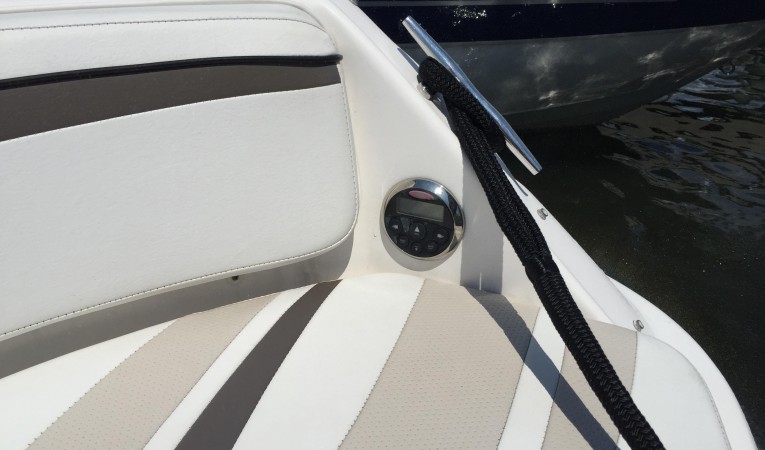 28 Rinker Transom Stereo Control