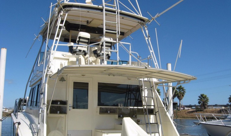 55 Hatteras Aft Deck & Tower