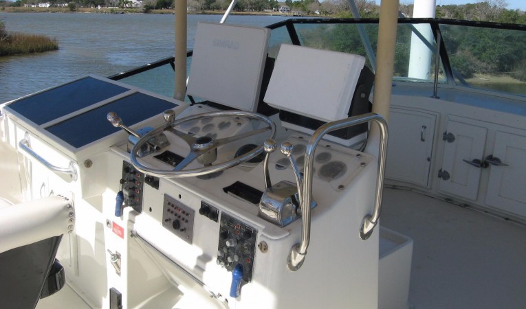 55 Hatteras Bridge Controls