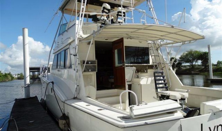 55 Hatteras 
