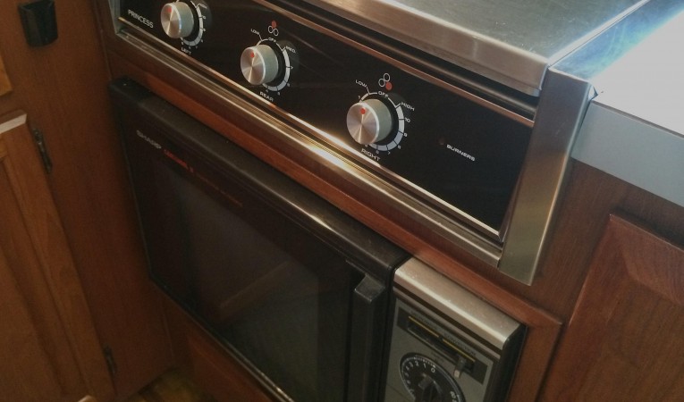 41 Viking 3 Burner Stove & Microwave