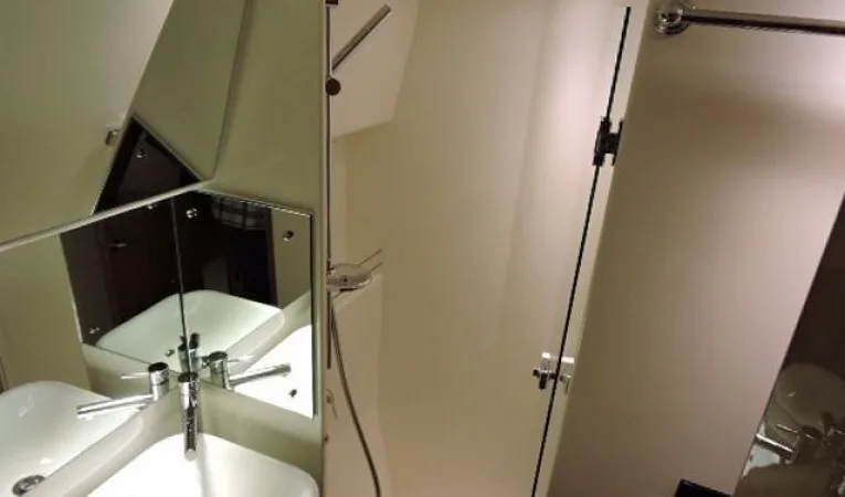 63 Riviera 3rd Stateroom Head