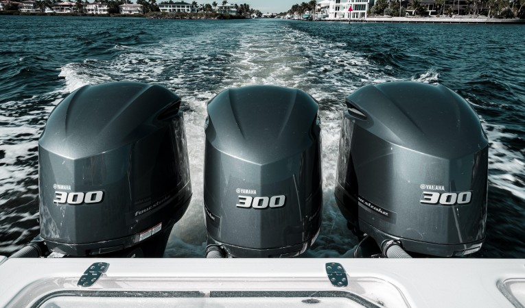 35 Contender Triple 300 Yamahas