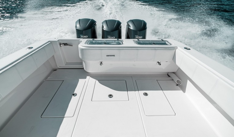 35 Contender Cockpit 1