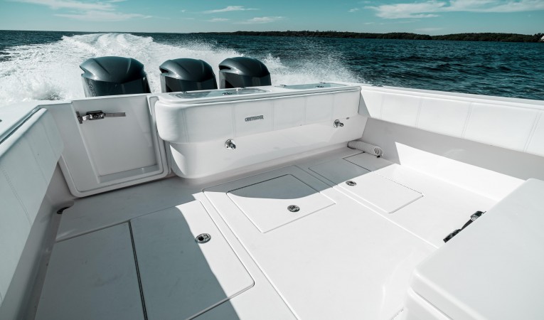 35 Contender Cockpit 2