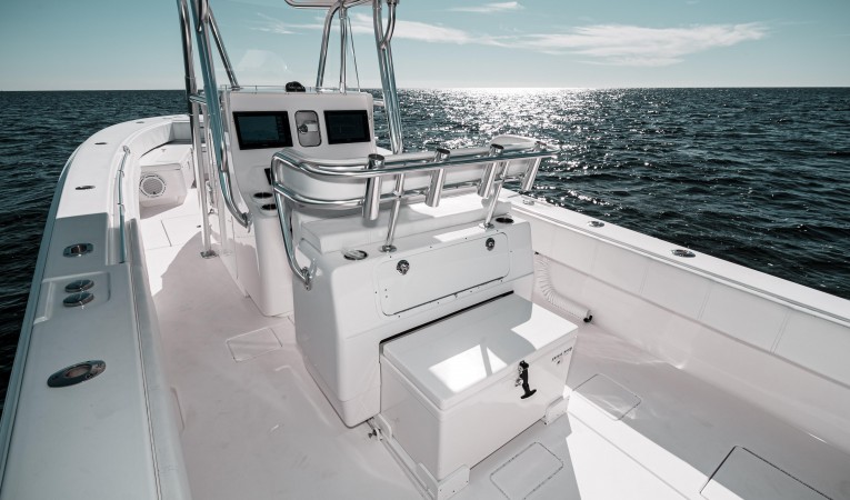 35 Contender Cockpit Forward