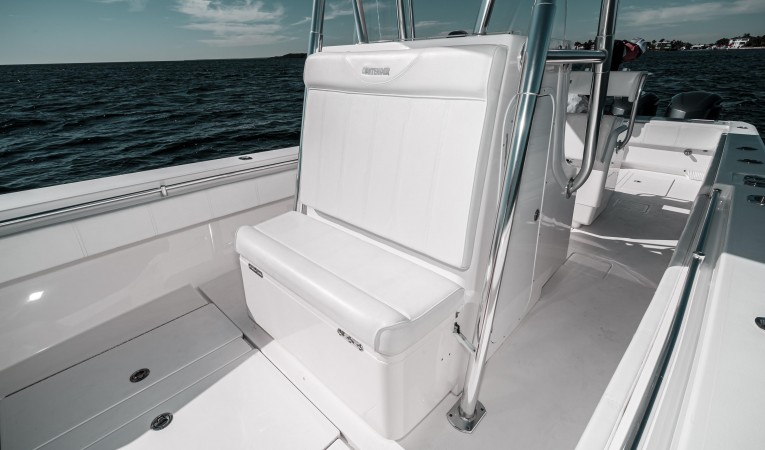 35 Contender Forward Console Seating