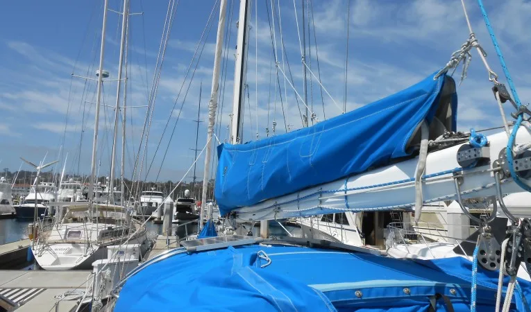 44 Kelly Peterson Stack pack storage for mainsail