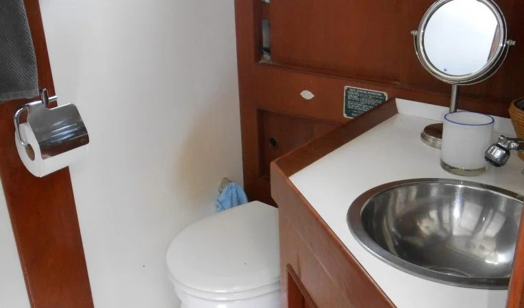 44 Kelly Peterson Forward head/shower