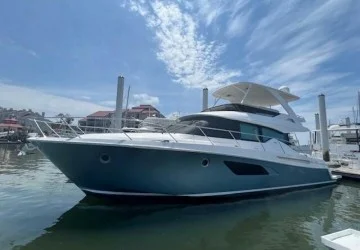 53' Tiara 2019