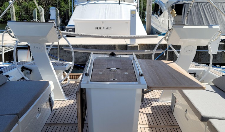51 Beneteau 