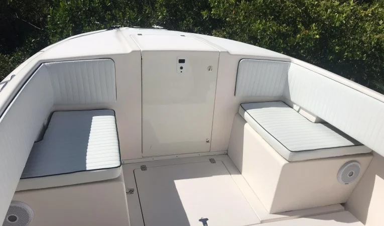 32 Intrepid Forwad seating and storage