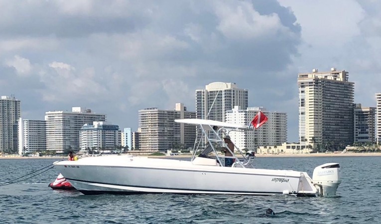 32 Intrepid 
