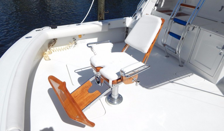 60 Hatteras Fighting Chair